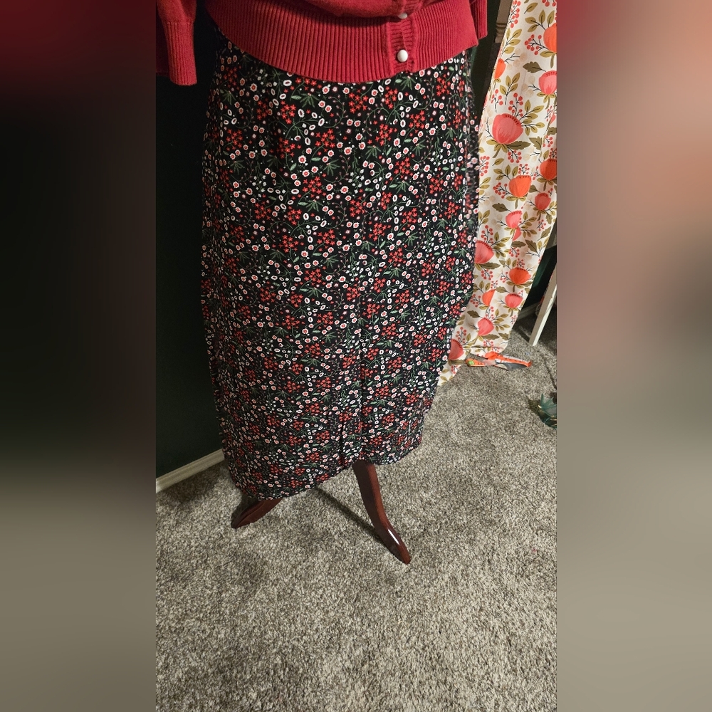 Chic Floral Wrap Skirt